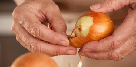 No tires la piel de la cebolla: esconde estos beneficios para tu salud