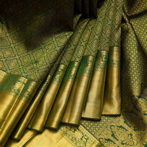 Dark green pattu saree for wedding – Priyangaa