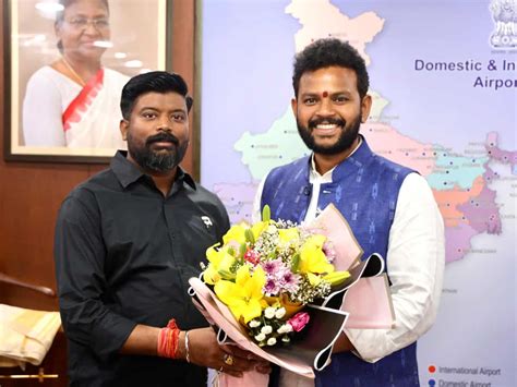 Shankh Air Chairman and team meet Union Minister of Civil Aviation ...