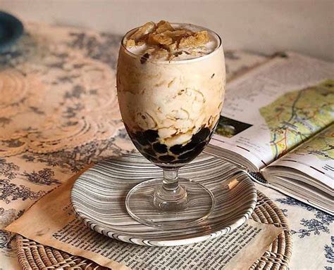 Viral Food Trend: Dalgona Chocolate Coffee, Dalgona Style Milk Bubble ...