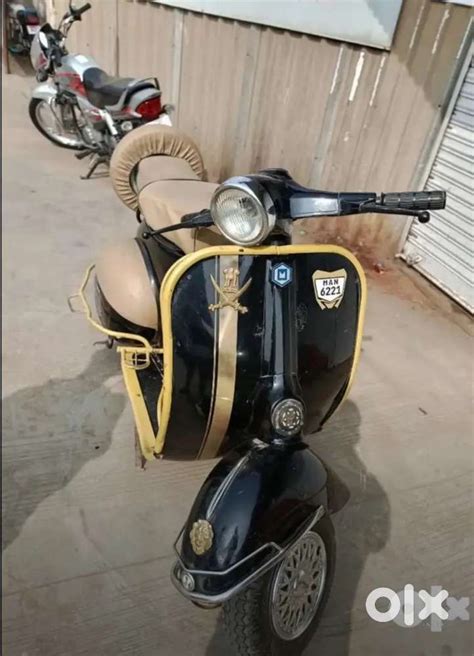 Paper clear priya scooter third gear - Scooters - 1798820051