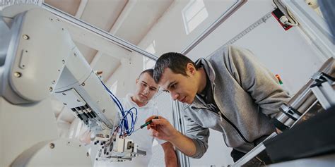 Robot Engineering 的图像结果