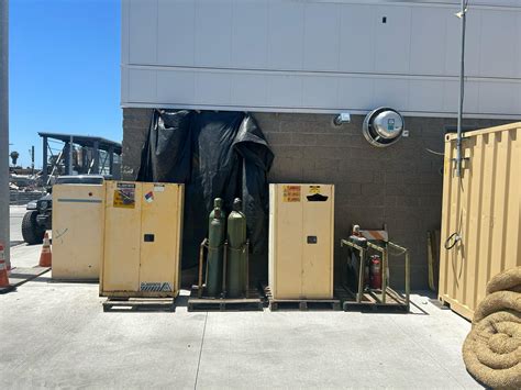 Fuel storage near oxygen & acetylene cylinders : r/SafetyProfessionals