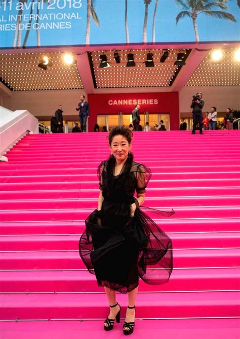 Sandra Oh is not looking for love