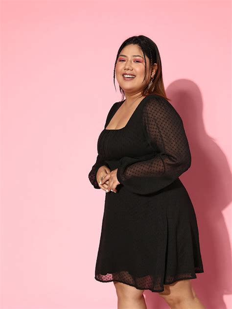 Women Plus Size Solid Black Dobby Weave Square Neck Chiffon Pleated Fit ...