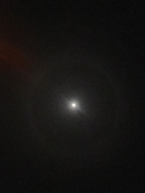 Hello everyone, what is this circle around the moon tonight : r/oakland
