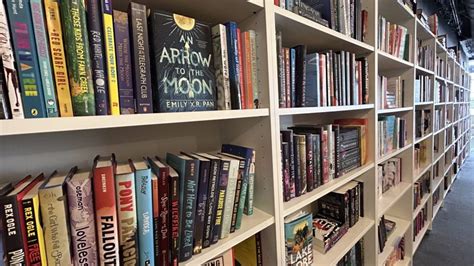 Local Bookshop 的图像结果