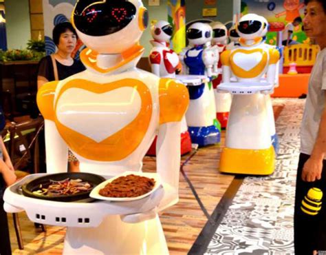 降了成本？少了温情？ ——长沙机器人餐厅扫描 - 吃遍湖南 - 新湖南