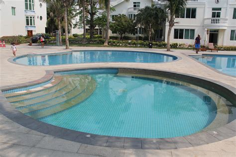 三亚这家酒店有个长达110米的“空中泳池”，整个海景一览无遗！