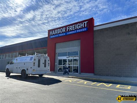 Harbor Freight Deptford Hammers Towards Expected Late February Opening - 42 Freeway