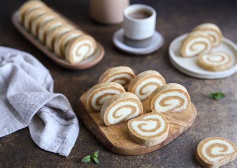 Karamel rolat sa kokosom - Mystic Cakes