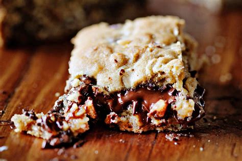 Oatmeal Chocolate Chip Bars Recipe | Dirty Dishes Messy Kisses
