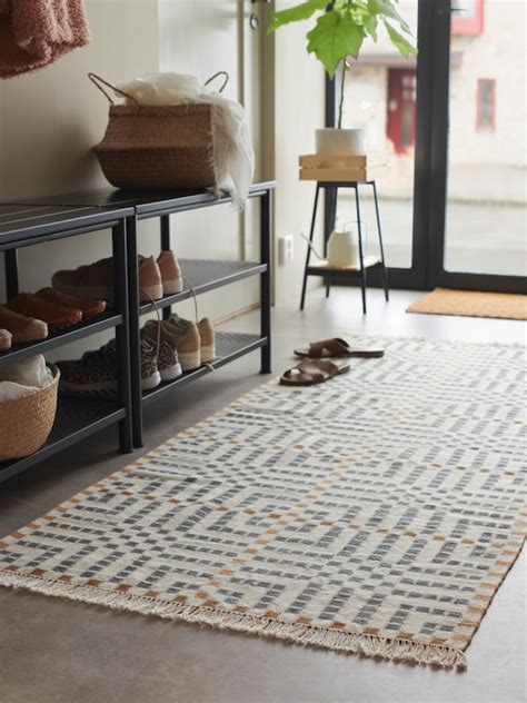 Ideas for adding a workspace into your hallway - IKEA