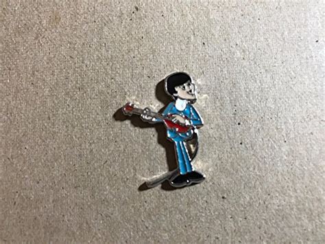 Buy PAUL MCCARTNEY BEATLES PIN FACE GUITAR - JOHN LENNON RINGO STARR ...