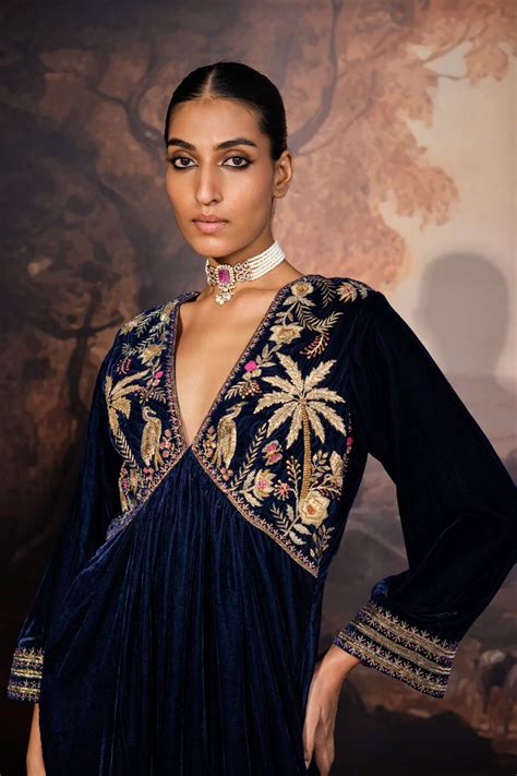 Ulfat Zareen suit – Dachi Earth