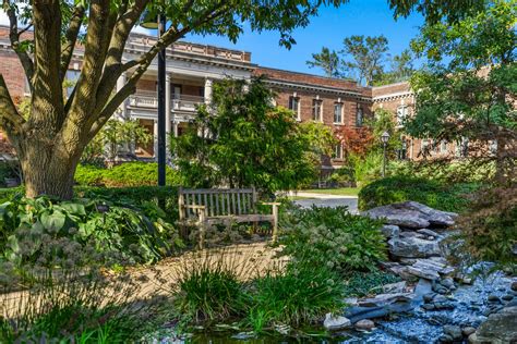 Senior Living Photos Evanston, IL | Three Crowns Park