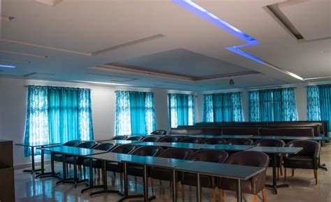 Vaapi Comfort Inn Naukuchiatal