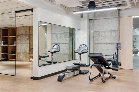 780 Third Avenue - New York Offices