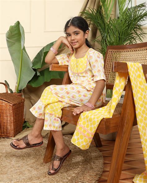 Buy Zahra Girls Hand-Block Printed Cotton Ethnic Suit Set Online on ...