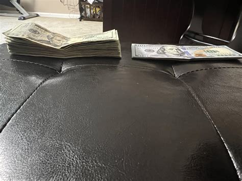 Difference between the stack of $1,000 in $20s and $100s bills! : r/Money