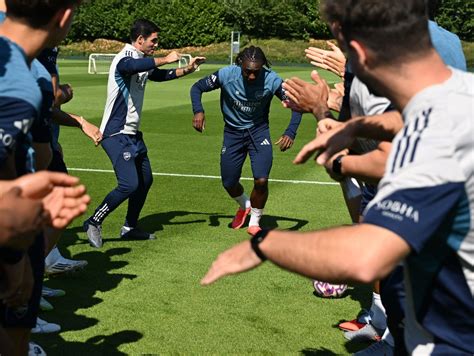 Gallery: Eberechi Eze's first training session | Gallery | News ...