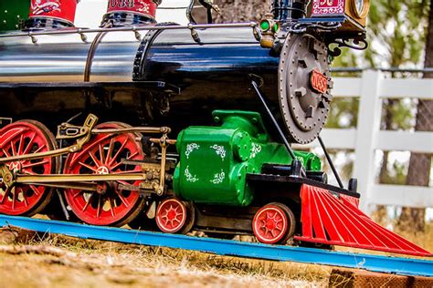 Western Local Train 的图像结果