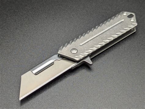 5.5" QUICK OPEN UTILITY RAZOR KNIFE – LIGHTNING OTF KNIVES