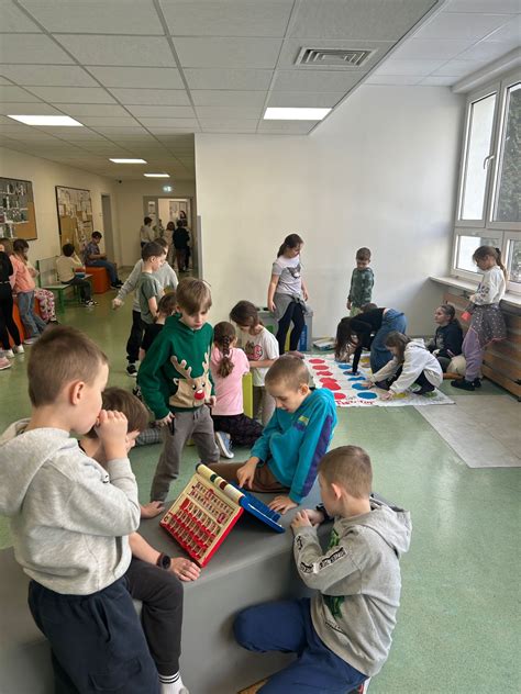 Szkoła Podstawowa nr 3 im. Miry Zimińskiej-Sygietyńskiej w Pruszkowie