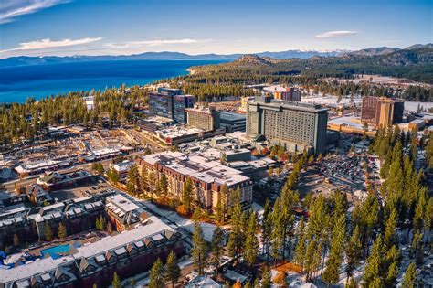 Lake Tahoe In March [Weather, What To Wear, Tips, Resorts] – DWEHG