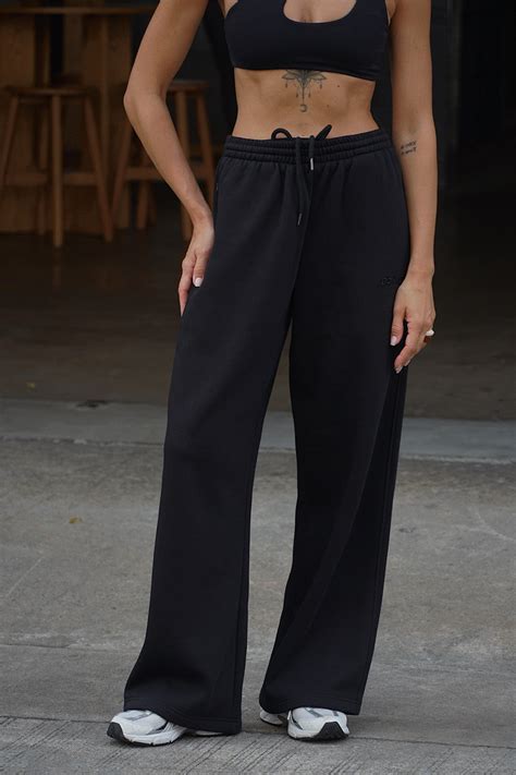 Slay Every Fit: Must-Have Types of Tops for Women | BonkersCorner