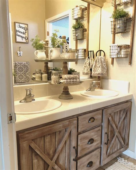 So cute. Farmhouse bath | Farmhouse bathroom decor, Rustic bathroom ...