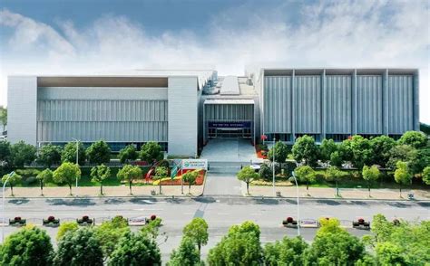 南京大学政府管理学院联合南京智能制造产业园举办 智能制造产业园“小智课堂”正式开班