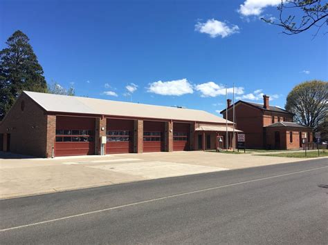Mansfield Fire Brigade Torchlight Parade, Main St, Mansfield VIC 3723 ...