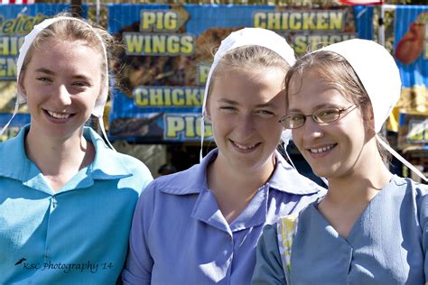 Linda, Ellen and Becky.... pretty girls at the Groundhog Festival ...