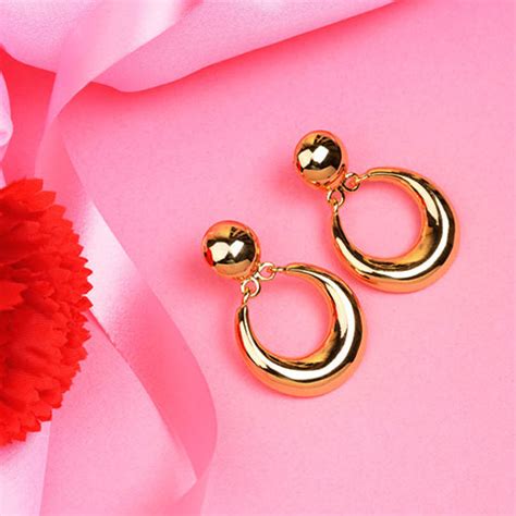Drop Dead Gorgeous: The Latest Trends in Drop Earrings by Estele