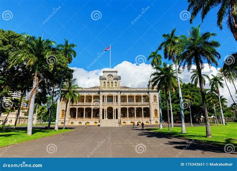 Iolani Palace in Honolulu, Oahu, Hawaii Editorial Photo - Image of aloha, cityscape: 175343651
