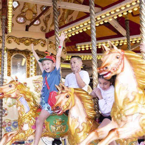 Luna Lite Days: Luna Park Sydney is now open 7 days a week!