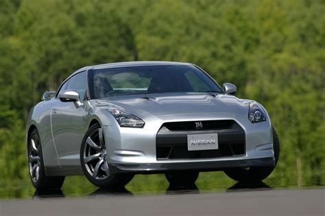 2011 Nissan GT-R - HD Pictures @ carsinvasion.com