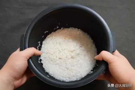 【电热锅蒸米饭的做法步骤图，怎么做好吃】Aphrodite眸_下厨房