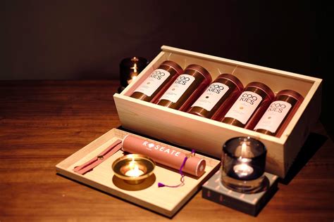 FESTIVE GIFT HAMPERS– Upstage Collect