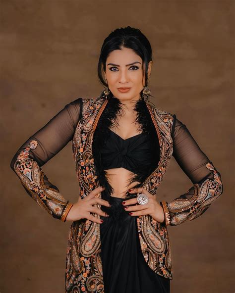 Raveena Tandon In Silver Jewellery – Sangeeta Boochra