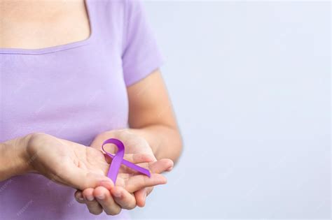 Cinta morada para el día del cáncer lupus pancreático esofágico mundo del cáncer testicular ...