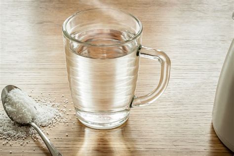 manfaat air garam hangat