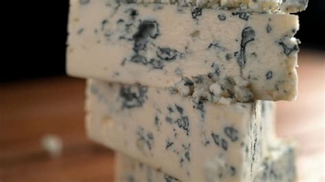 Why Is Blue Cheese Called Blue? A Quick Explanation - Hurfpostbrasil