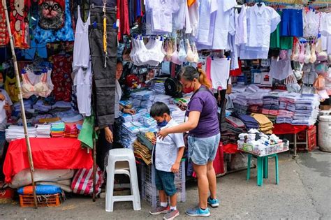 ALAMIN: Presyo ng mga uniporme sa Divisoria | ABS-CBN News