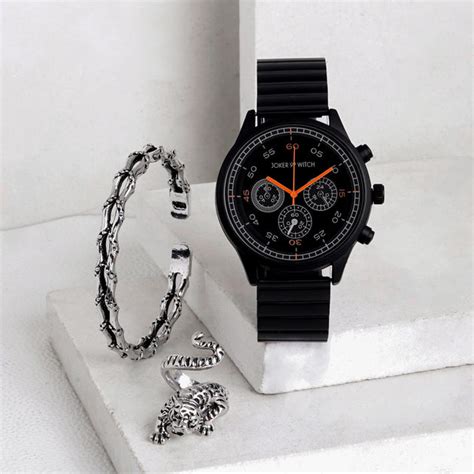 Men's Love Triangle – Joker & Witch