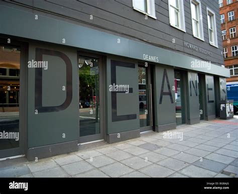 Ireland, North, Belfast, Howard Street, Deane's Seafood Bar Restaurant ...