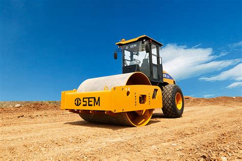 Using a Ground Compactor 的图像结果