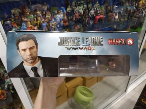 Buy Medicom MAFEX No.76 Justice League Bruce Wayne (Ben Affleck) Figure ...