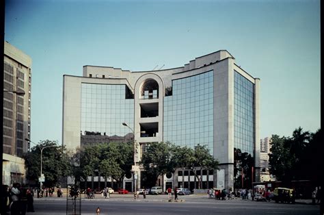 L&T bags Rs 800-crore construction contract from DLF - IBTimes India